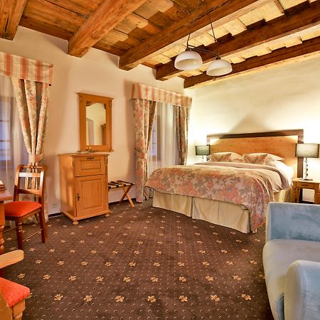 Questenberg Hotel Прага Экстерьер фото