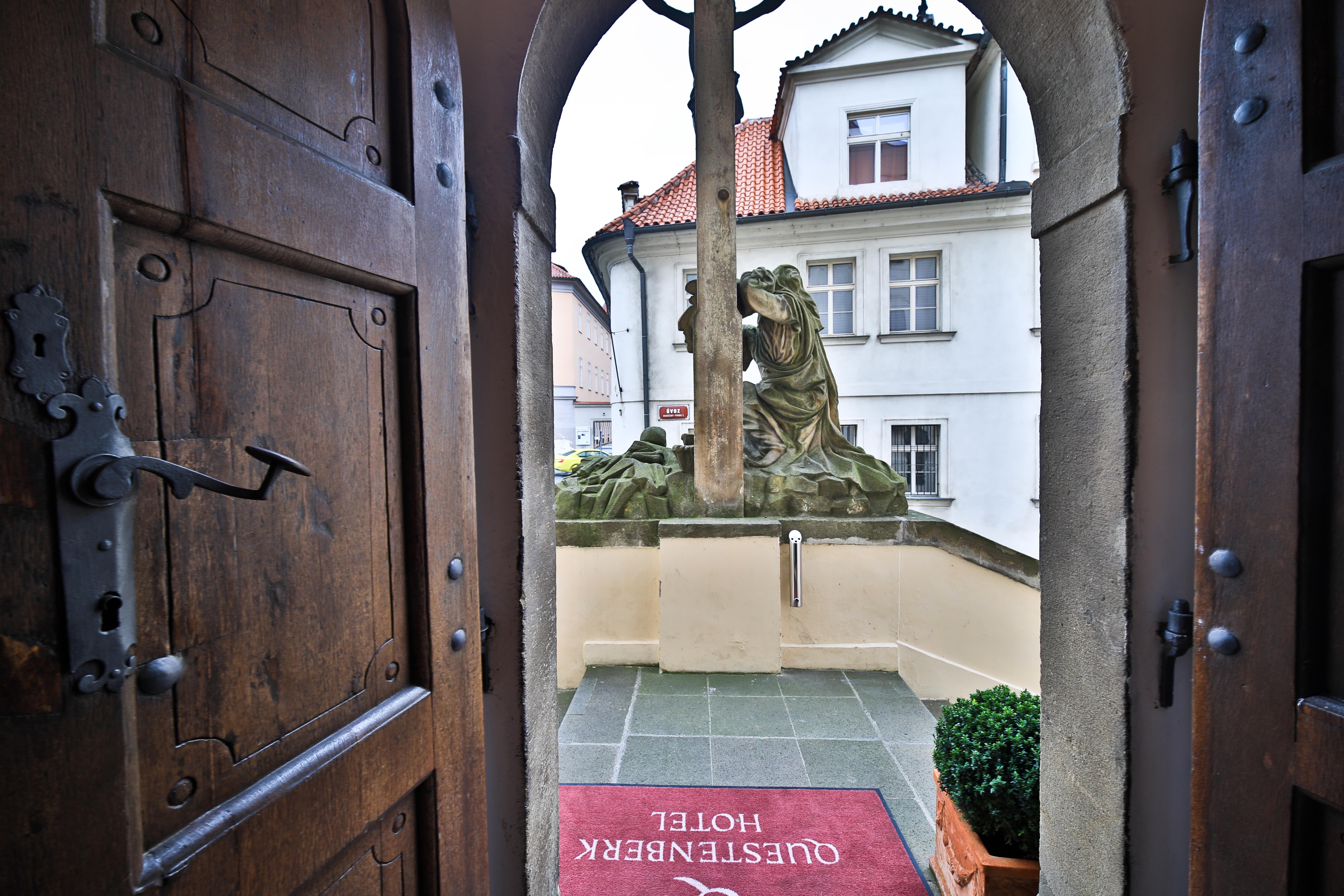 Questenberg Hotel Прага Экстерьер фото
