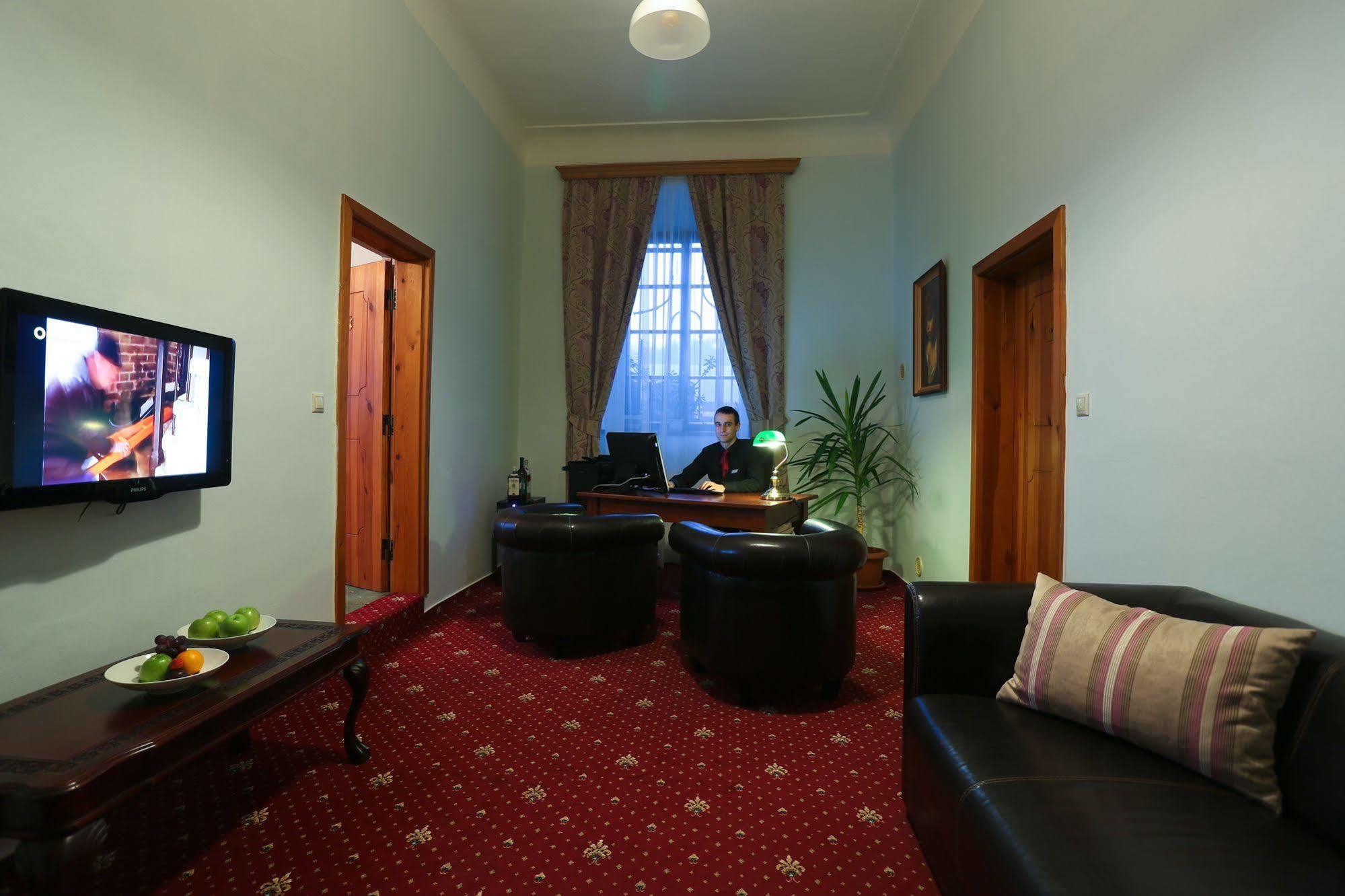 Questenberg Hotel Прага Экстерьер фото