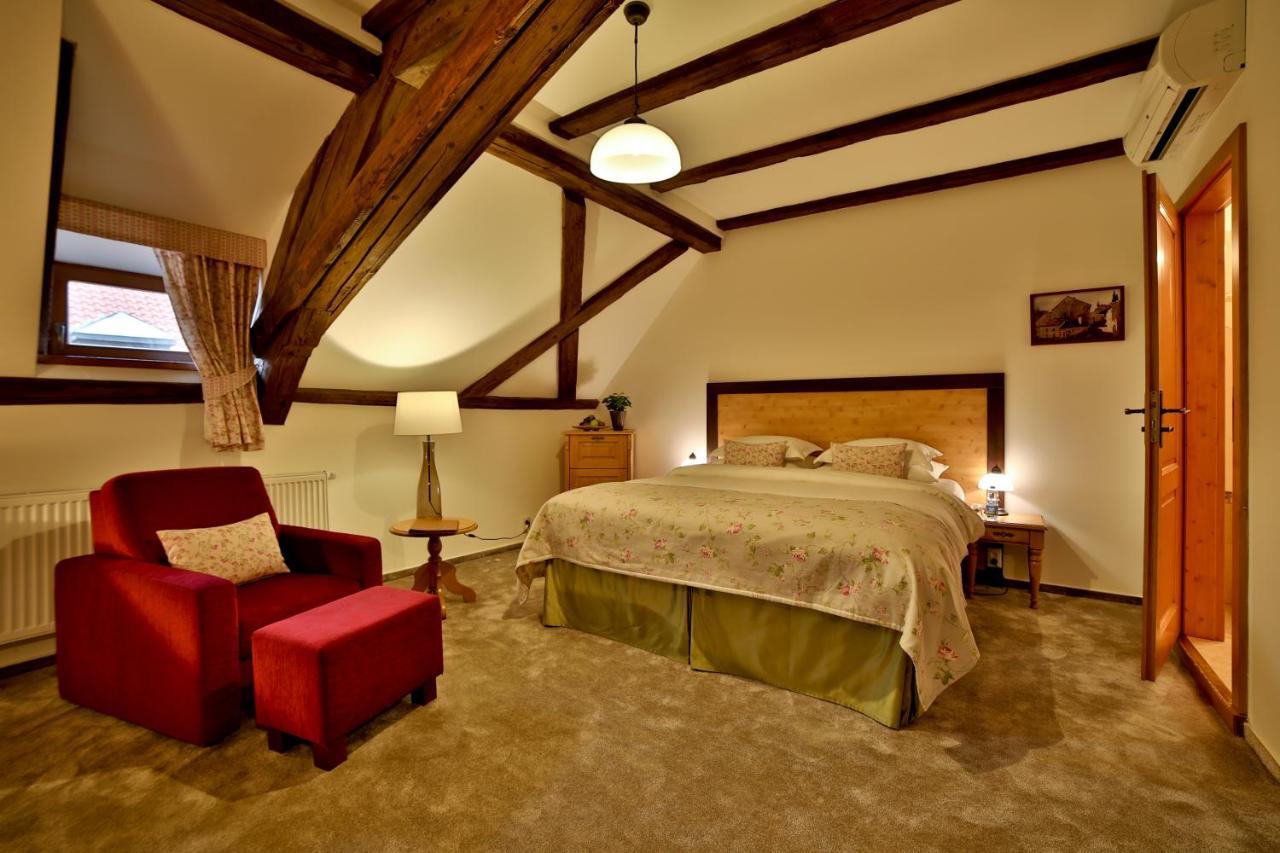 Questenberg Hotel Прага Экстерьер фото