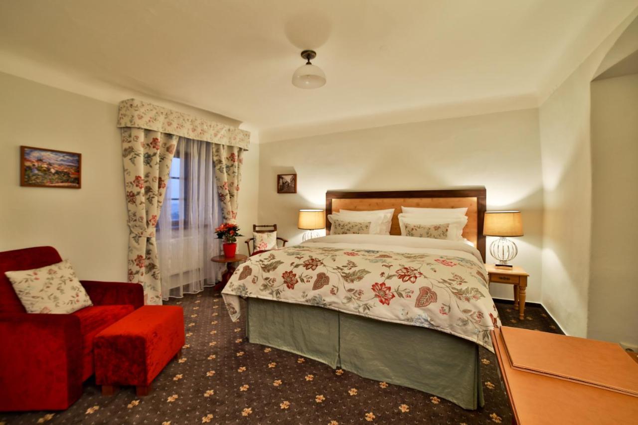 Questenberg Hotel Прага Экстерьер фото